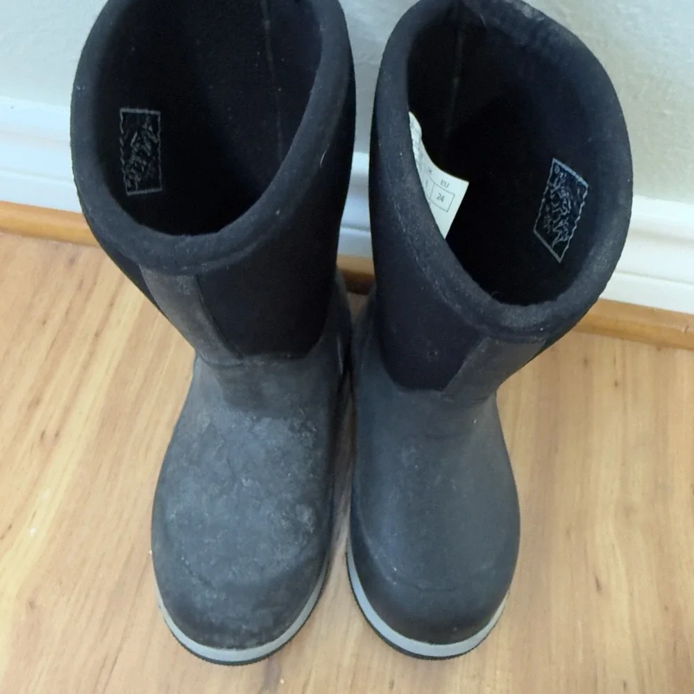 Muck Boot Company Kids Black Waterproof Rubber Neoprene Boots Size C7 US 24 EU